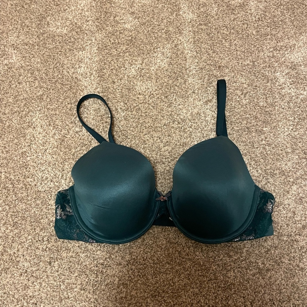 Victoria’s Secret Body by Victoria Lined Perfect Coverage Bra with Lace